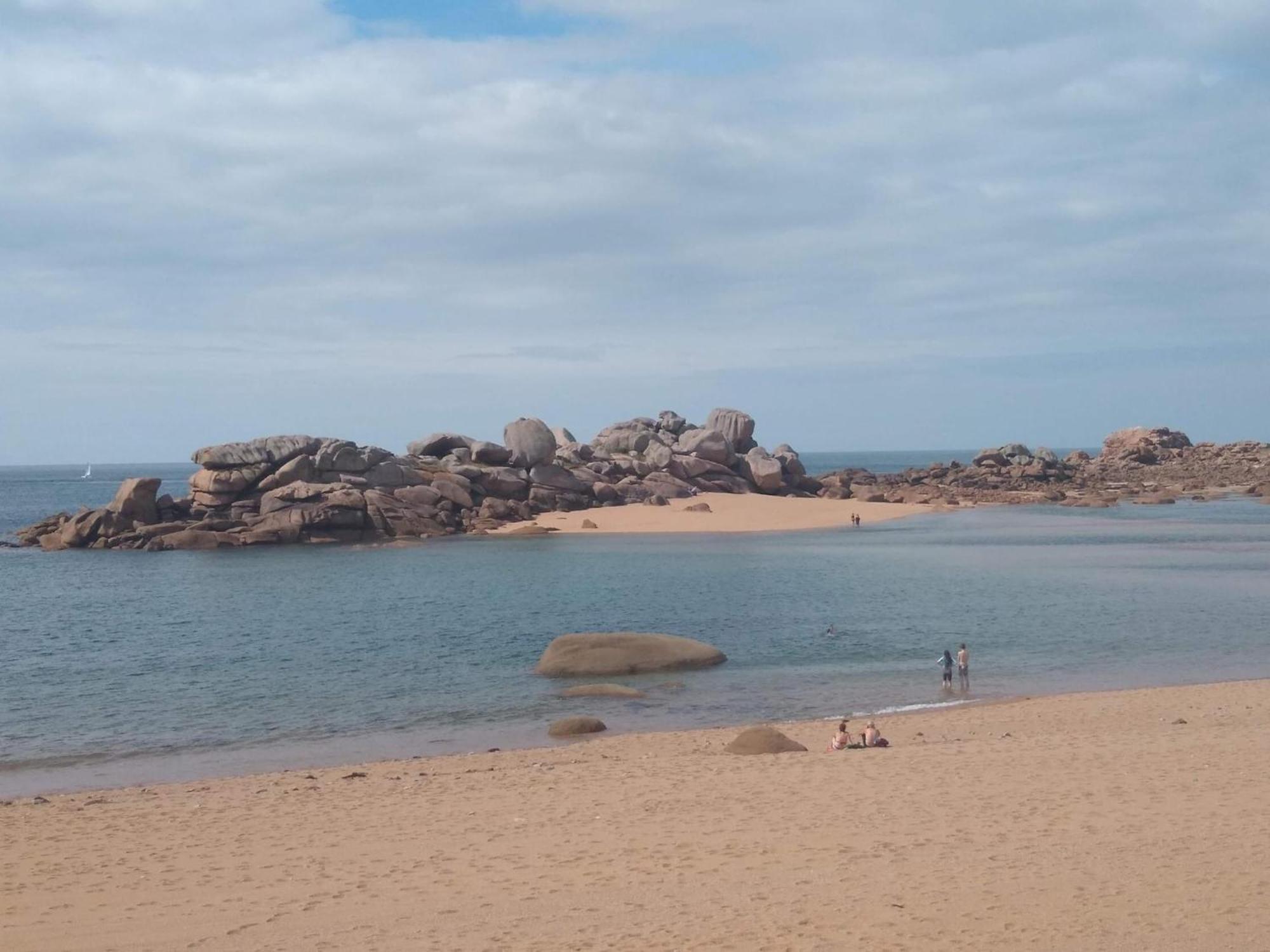 Holiday Home In A Quiet Location Near The Coast Pleumeur-Bodou Zewnętrze zdjęcie