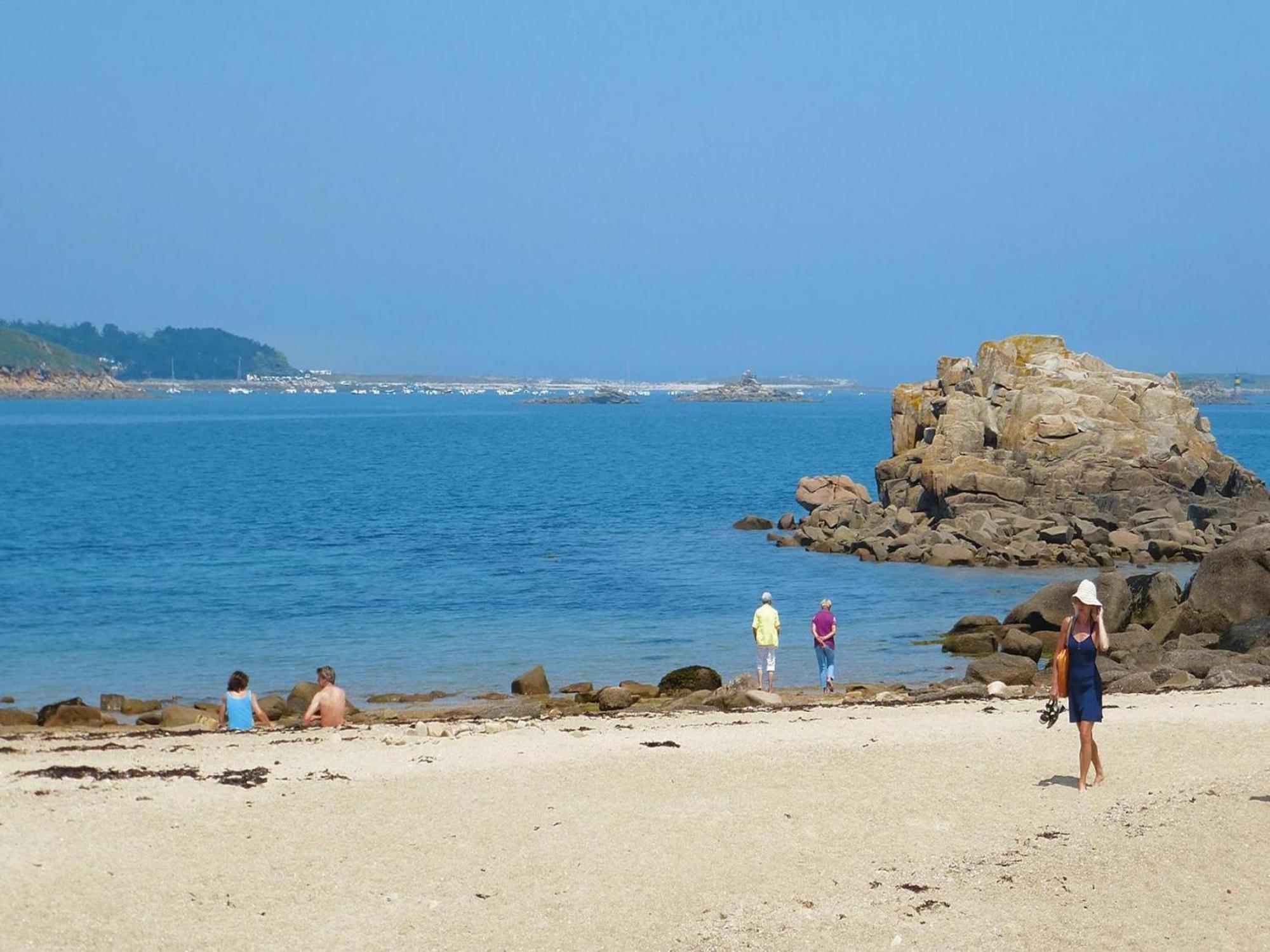 Holiday Home In A Quiet Location Near The Coast Pleumeur-Bodou Zewnętrze zdjęcie